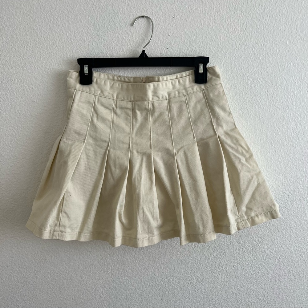 NWOT Brandy Melville Cream Tennis Skirt - Picture 2 of 4